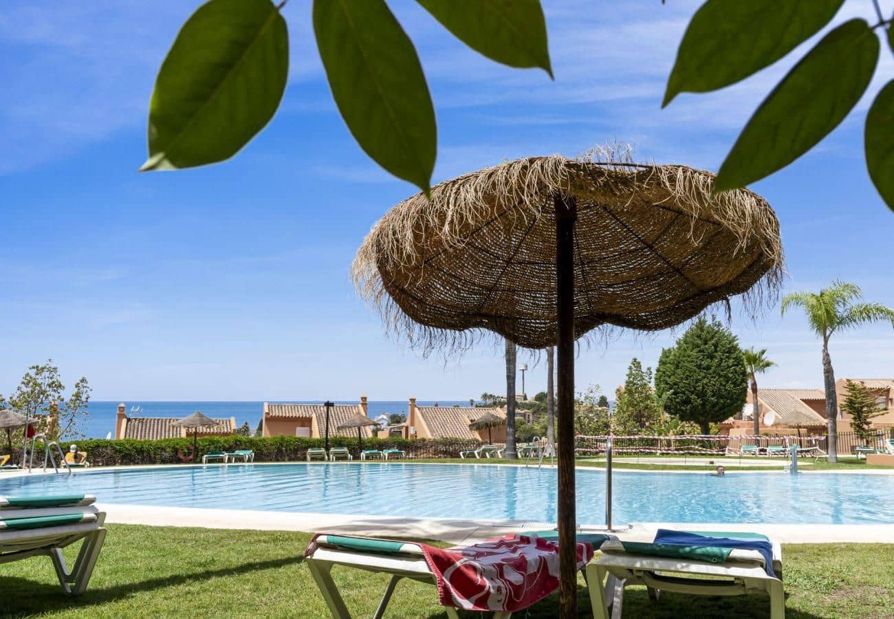 2 bedroom Apartment for rent in Marbella with pool garage - € 1,900 (Ref: 9966797)