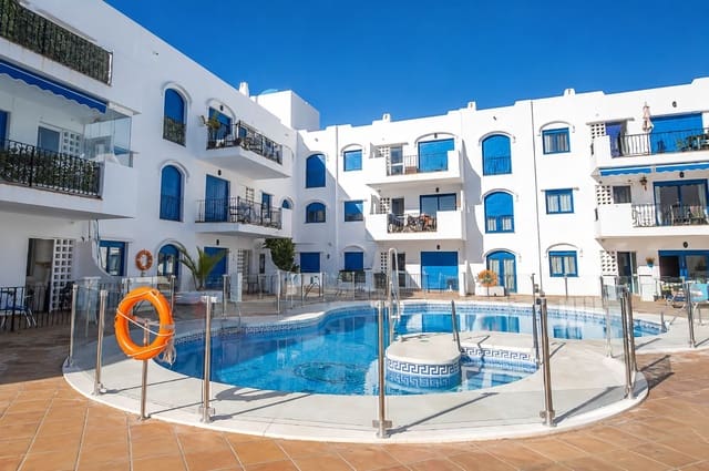 2 chambre Appartement à vendre à Puerto de la Duquesa, Manilva avec piscine garage - 360 000 € (Ref: 9973518)