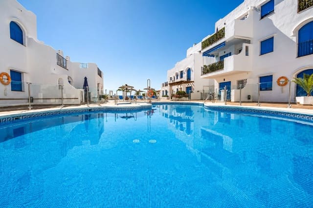 2 chambre Appartement à vendre à Puerto de la Duquesa, Manilva avec piscine garage - 360 000 € (Ref: 9973518)