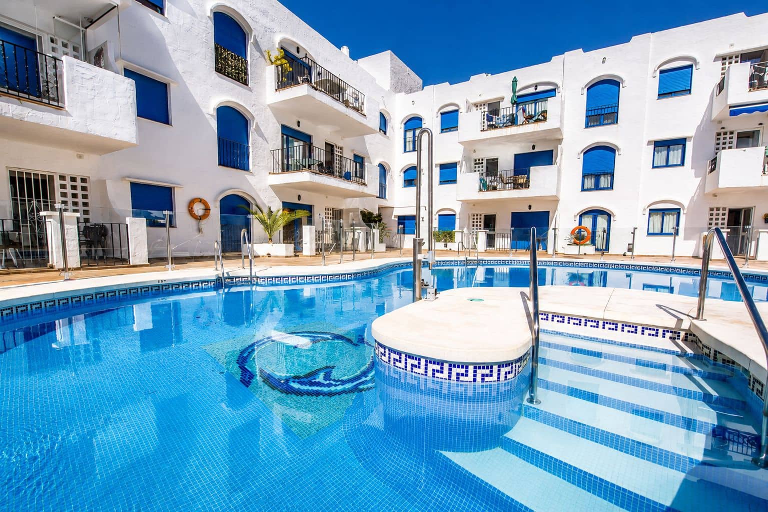 2 Zimmer Apartment zu verkaufen in Manilva mit Pool Garage - 360.000 € (Ref: 9973518)
