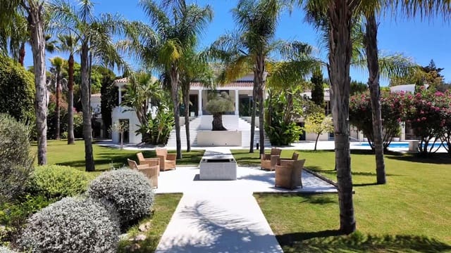 6 bedroom Villa for sale in Guadalmina Baja, Marbella with pool - € 8,950,000 (Ref: 9977481)
