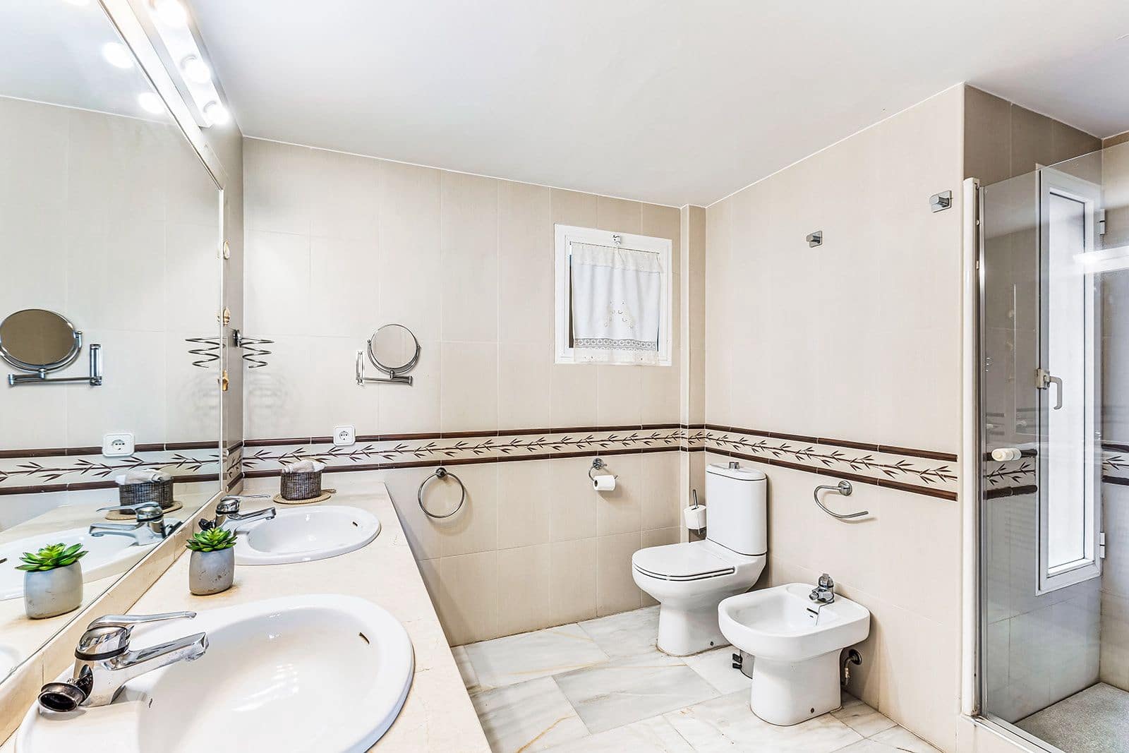 3 sovrum Lägenhet till salu i Sitio de Calahonda - 470 000 € (Ref: 9983141)