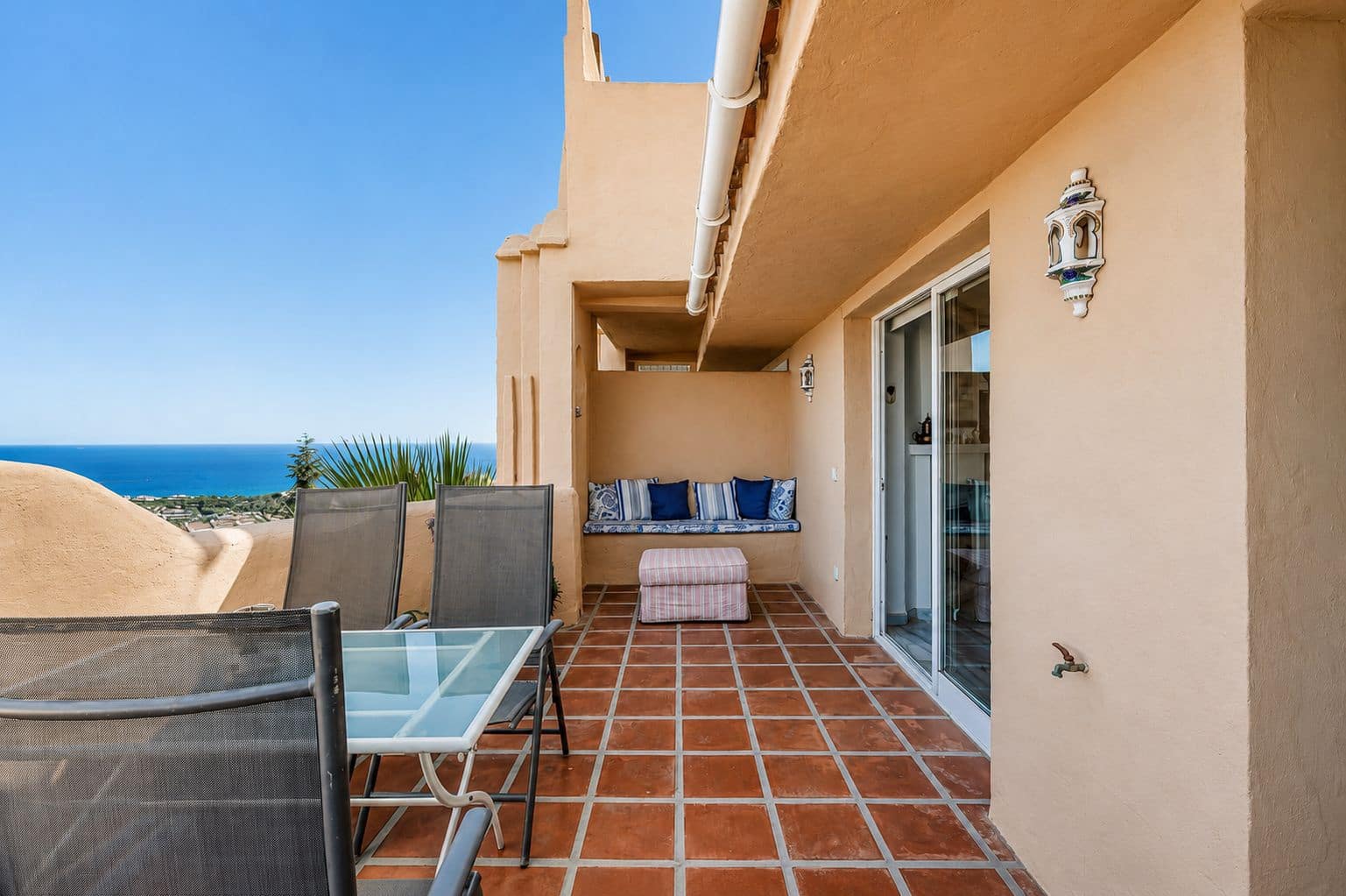 3 bedroom Apartment for sale in Sitio de Calahonda - € 470,000 (Ref: 9983141)