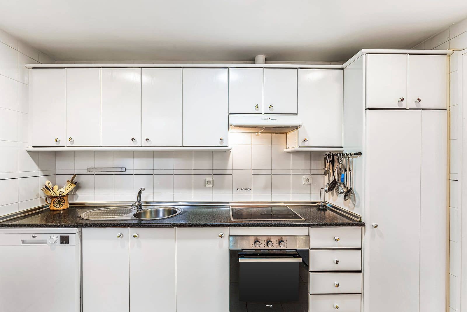 3 bedroom Apartment for sale in Sitio de Calahonda - € 470,000 (Ref: 9983141)