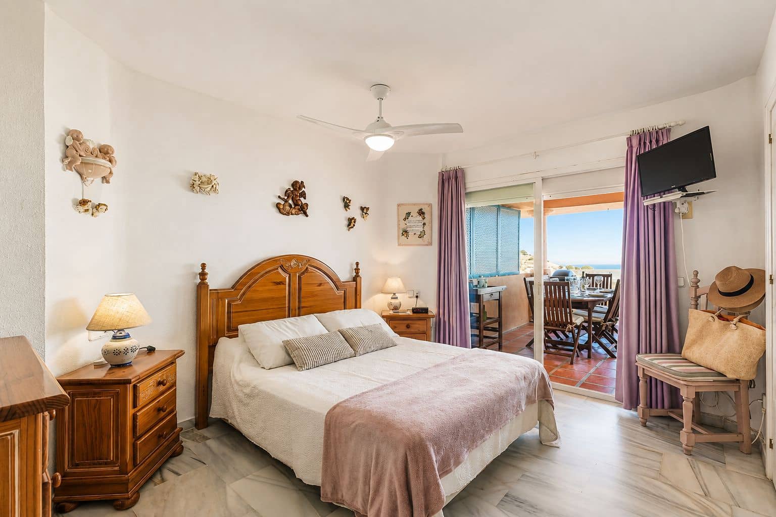 3 bedroom Apartment for sale in Sitio de Calahonda - € 470,000 (Ref: 9983141)