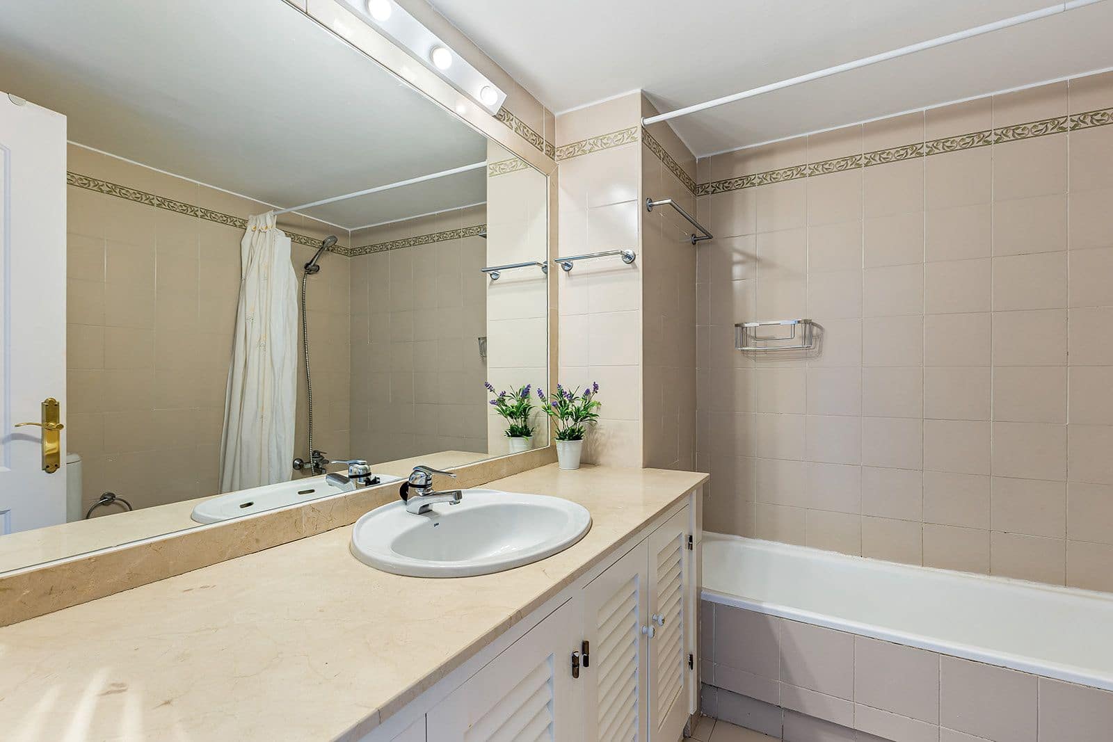 3 bedroom Apartment for sale in Sitio de Calahonda - € 470,000 (Ref: 9983141)