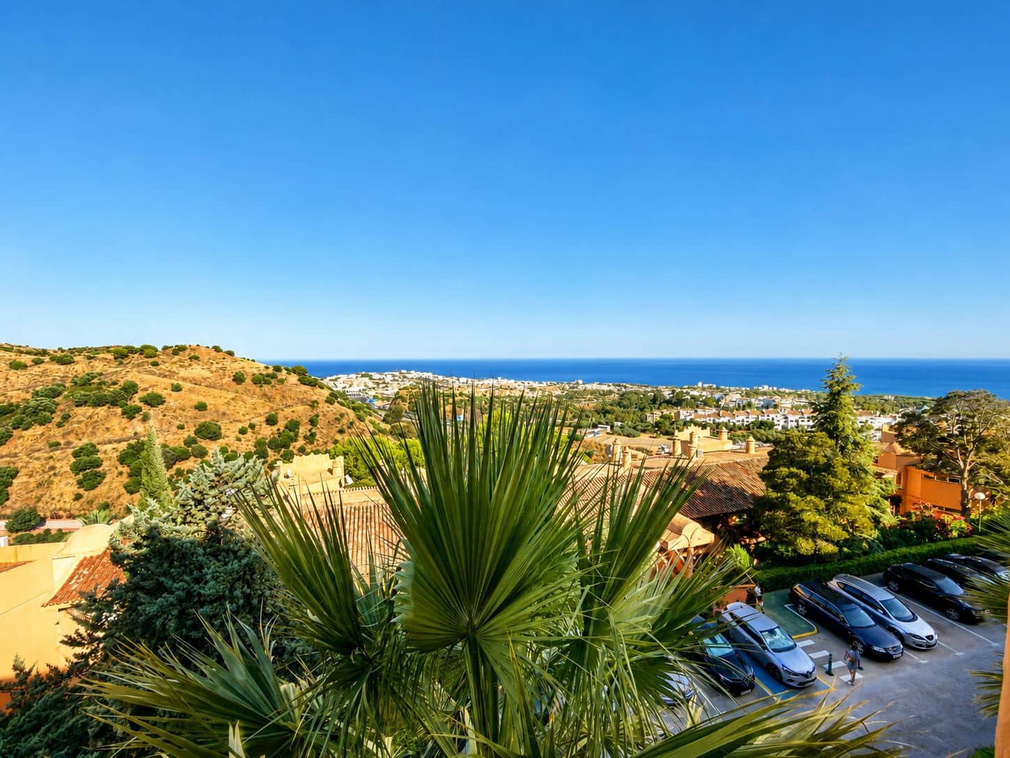 3 bedroom Apartment for sale in Sitio de Calahonda - € 470,000 (Ref: 9983141)