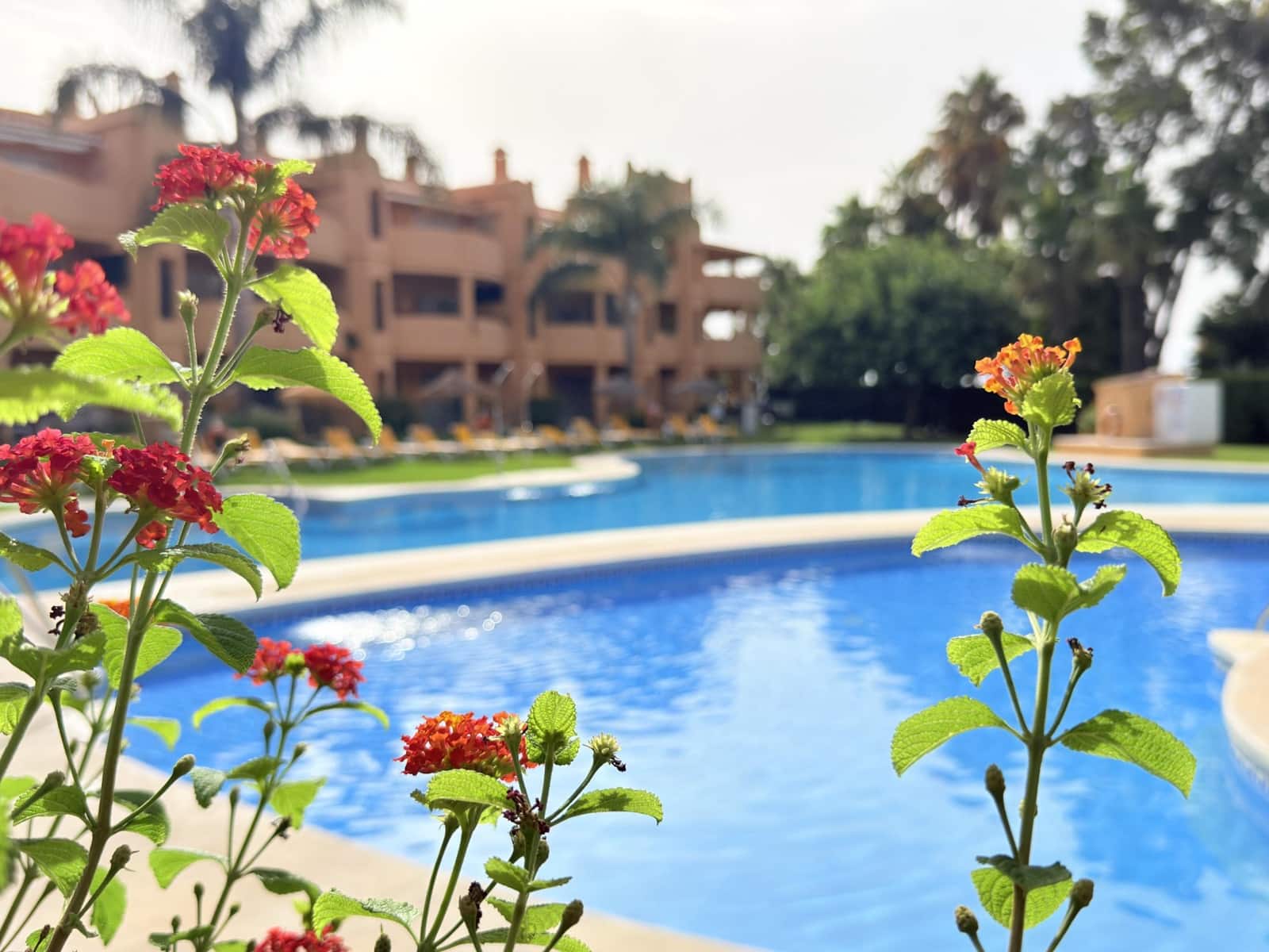 3 bedroom Apartment for sale in Sitio de Calahonda - € 470,000 (Ref: 9983141)