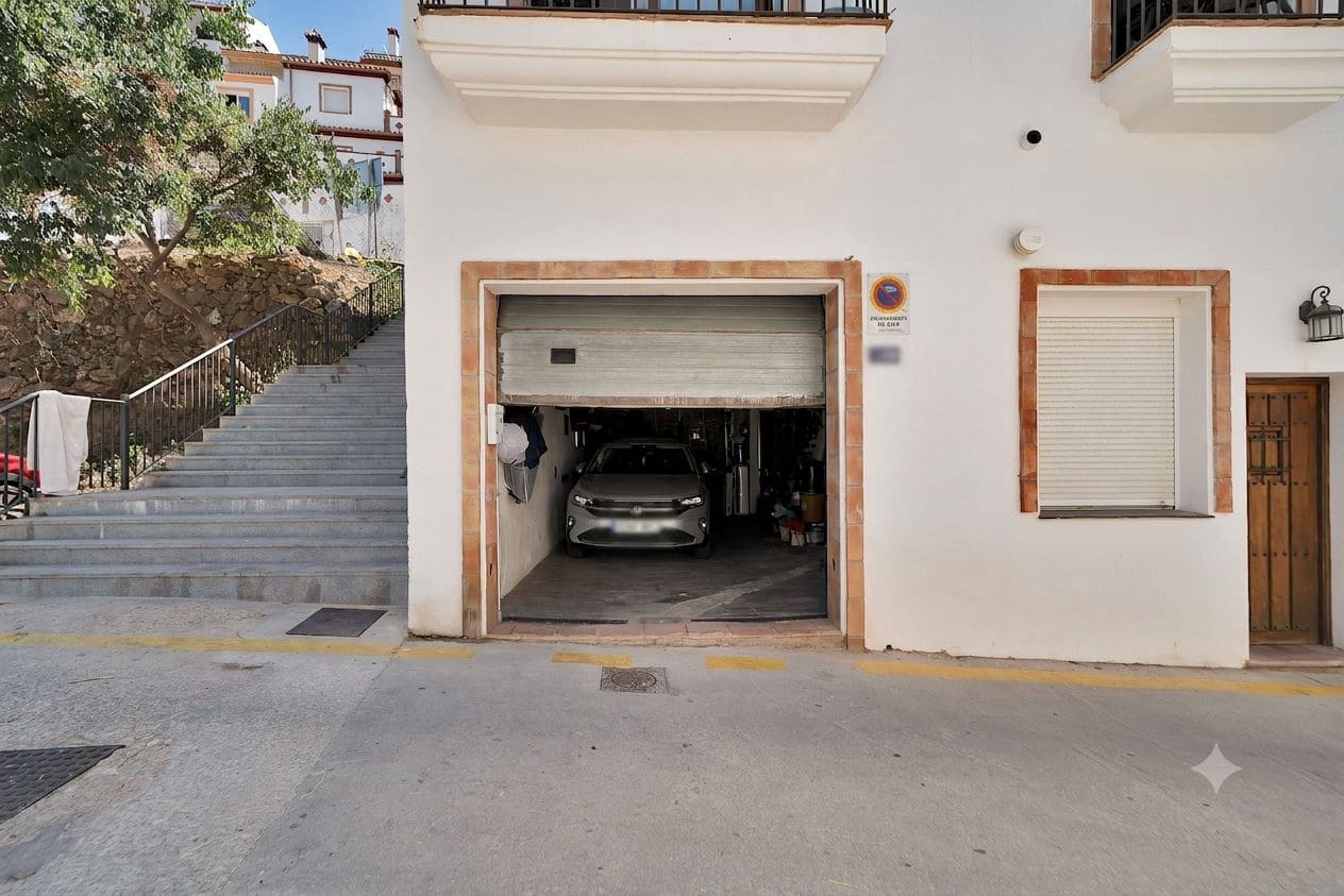 6 soveværelse Villa til salg i Ojen med garage - € 680.000 (Ref: 9990874)