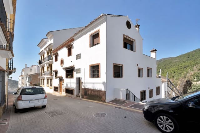 6 soverom Villa til salgs i Ojen med garasje - € 680 000 (Ref: 9990874)