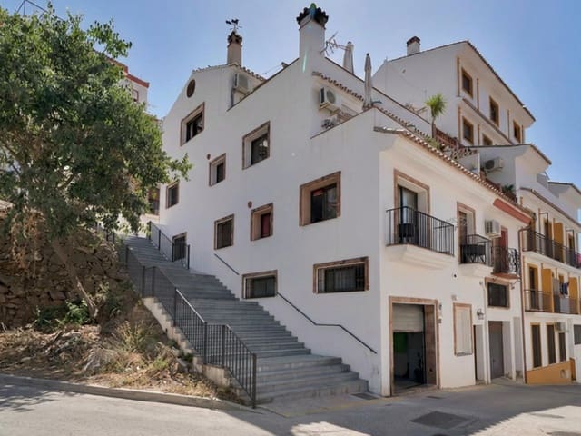 6 soverom Villa til salgs i Ojen med garasje - € 680 000 (Ref: 9990874)