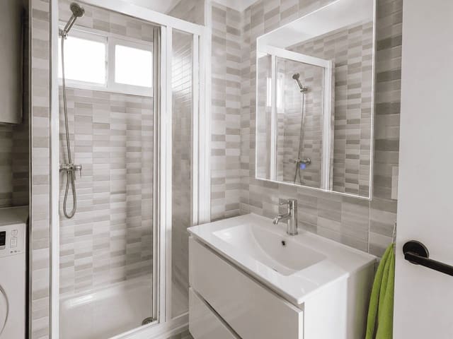 Apartamento de 2 habitaciones en Benalmádena en venta con piscina garaje - 337.000 € (Ref: 9997240)