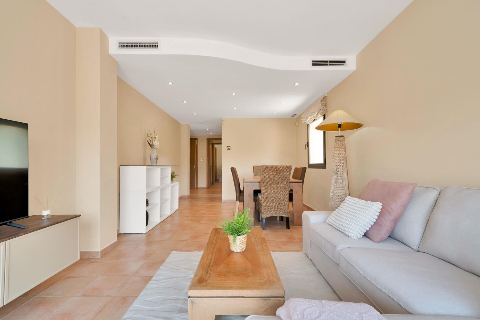 Appartement de 3 chambres à louer à Rio Real avec piscine garage - 2 000 € (Ref: 9998938)