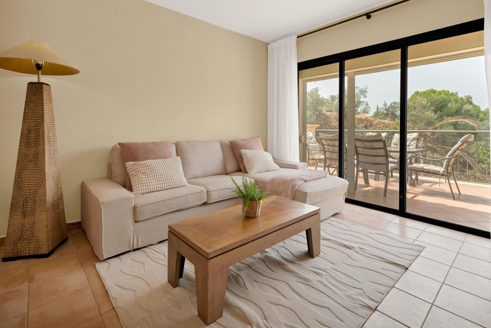 Appartement de 3 chambres à louer à Rio Real avec piscine garage - 2 000 € (Ref: 9998938)