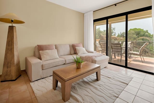 Appartement de 3 chambres à louer à Río Real, Marbella avec piscine garage - 2 000 € (Ref: 9998938)