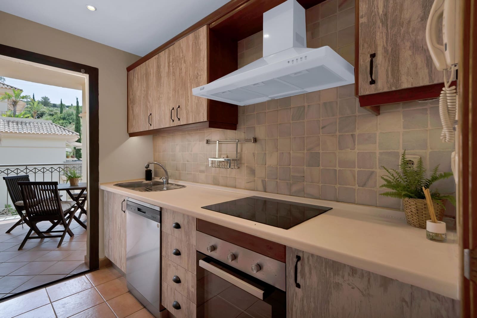 Appartement de 3 chambres à louer à Rio Real avec piscine garage - 2 000 € (Ref: 9998938)