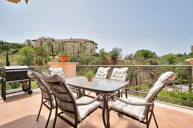 Appartement de 3 chambres à louer à Río Real, Marbella avec piscine garage - 2 000 € (Ref: 9998938)