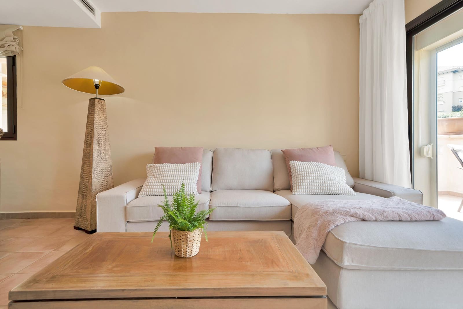 Appartement de 3 chambres à louer à Rio Real avec piscine garage - 2 000 € (Ref: 9998938)