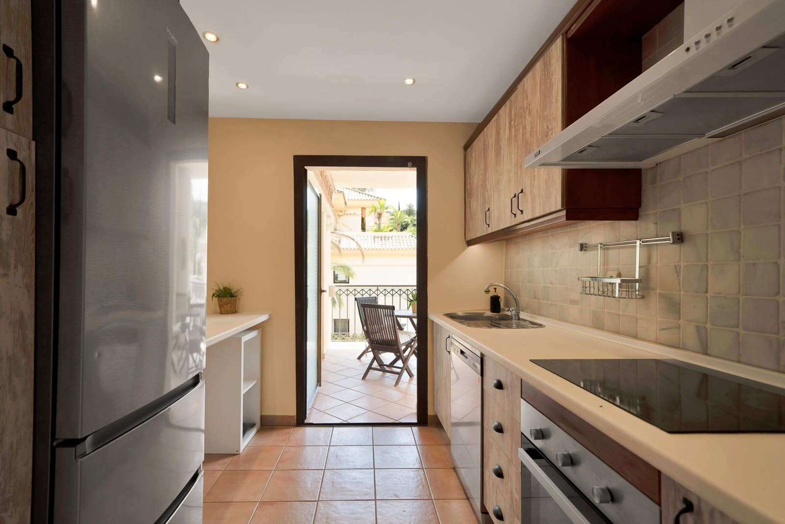 Appartement de 3 chambres à louer à Rio Real avec piscine garage - 2 000 € (Ref: 9998938)
