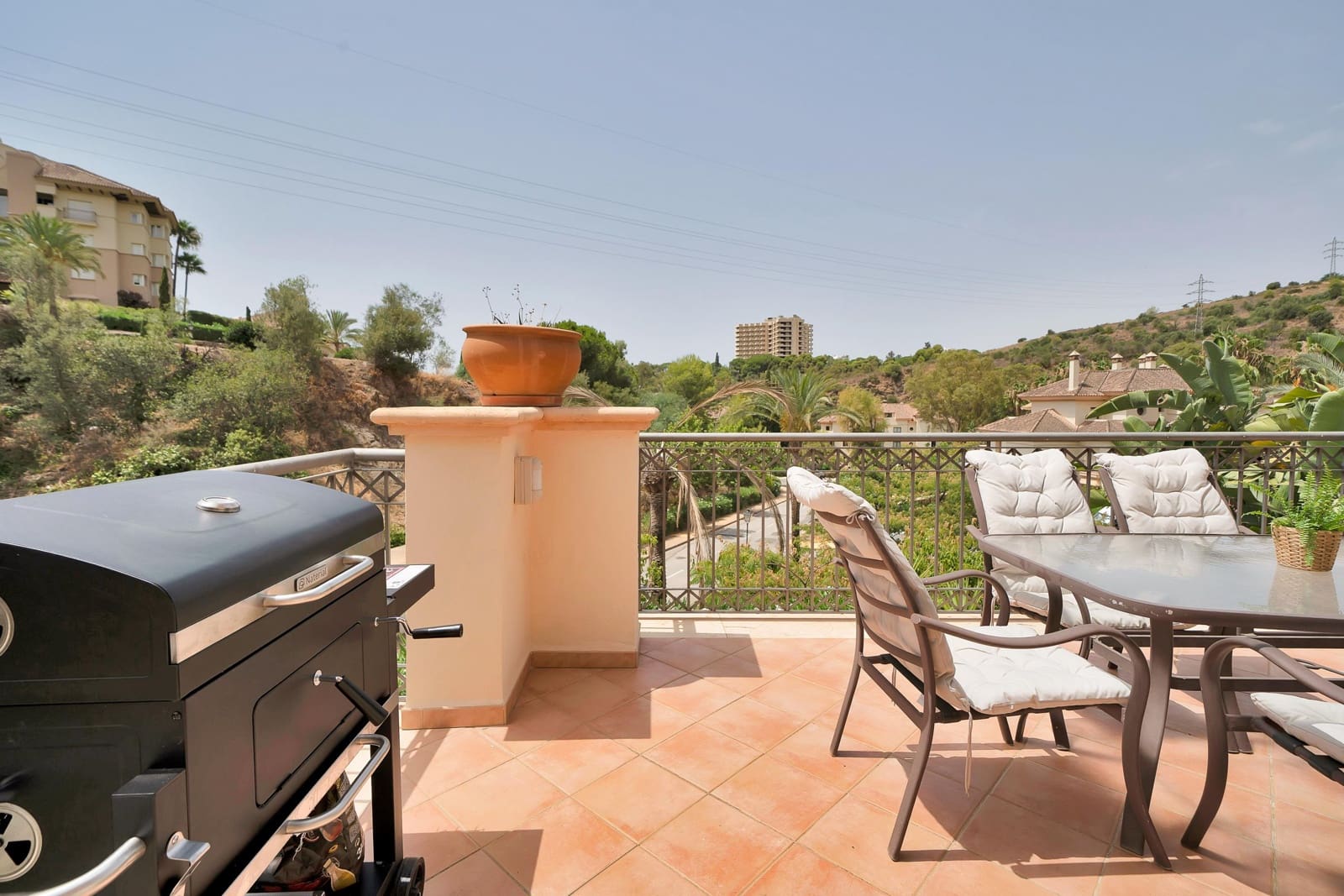 Appartement de 3 chambres à louer à Rio Real avec piscine garage - 2 000 € (Ref: 9998938)
