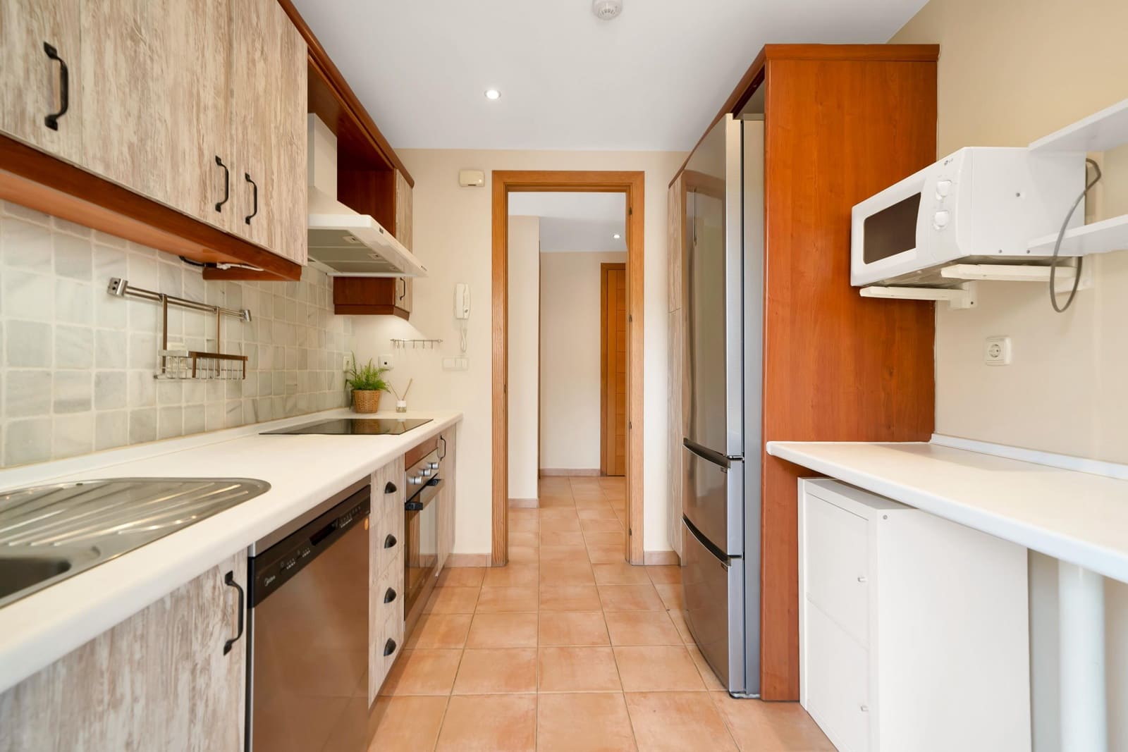 Appartement de 3 chambres à louer à Rio Real avec piscine garage - 2 000 € (Ref: 9998938)