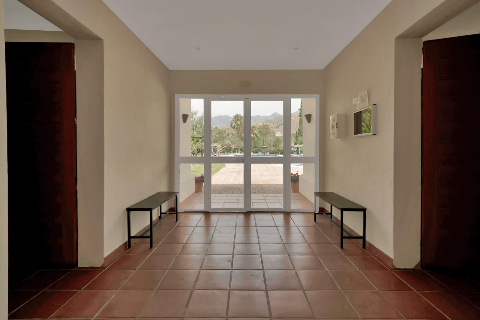 Appartement de 3 chambres à louer à Rio Real avec piscine garage - 2 000 € (Ref: 9998938)