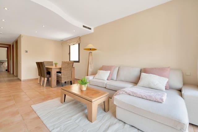 Appartement de 3 chambres à louer à Río Real, Marbella avec piscine garage - 2 000 € (Ref: 9998938)