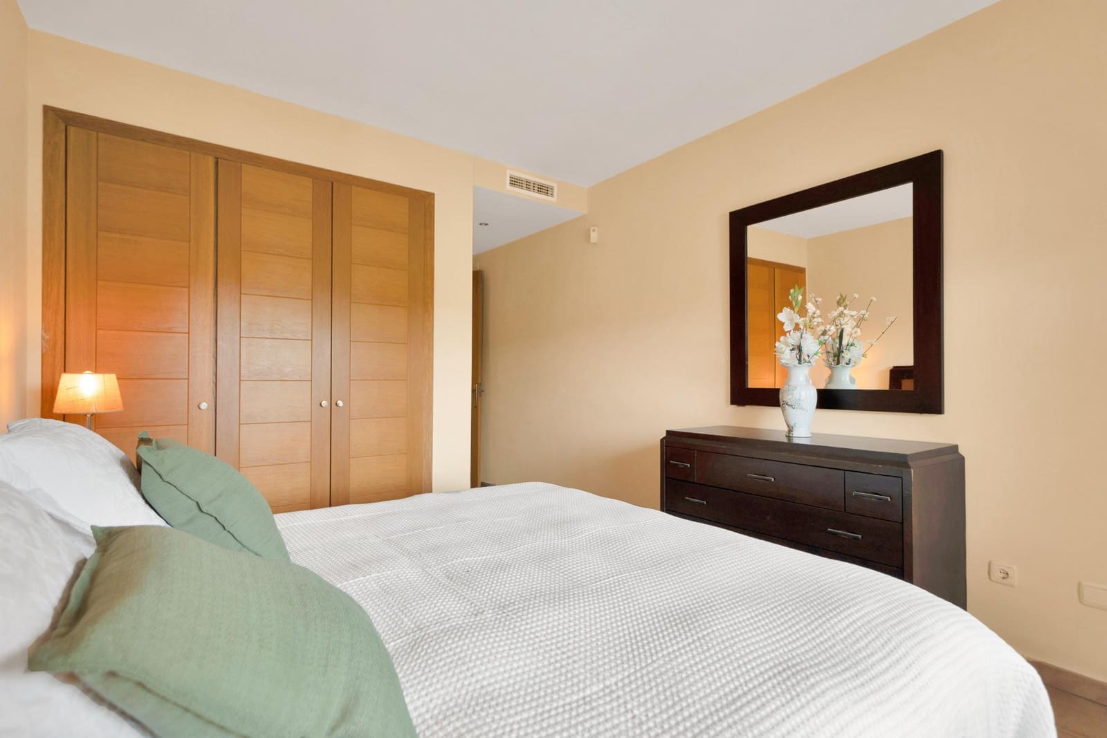 3 bedroom Apartment for rent in Rio Real with pool garage - € 2,000 (Ref: 9998938)