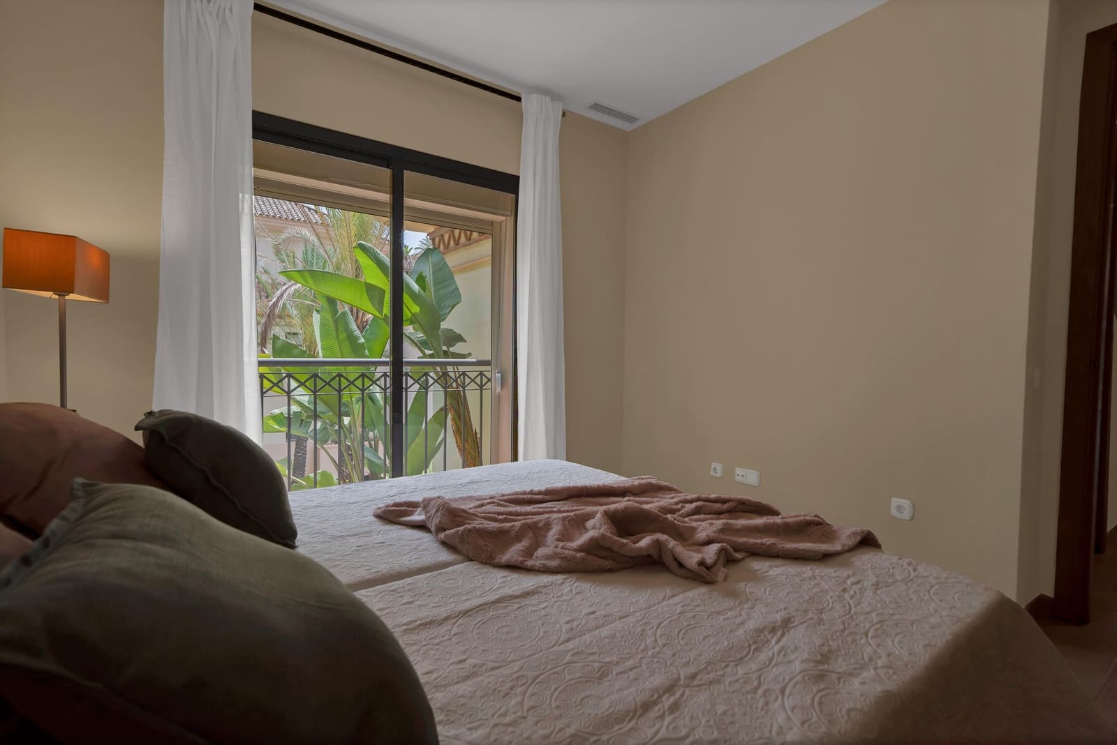 3 bedroom Apartment for rent in Rio Real with pool garage - € 2,000 (Ref: 9998938)