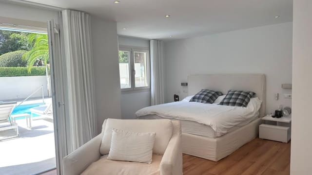 4 soveværelse Villa til salg i Santa Ponsa, Calvià med swimmingpool garage - € 2.600.000 (Ref: 10154017)