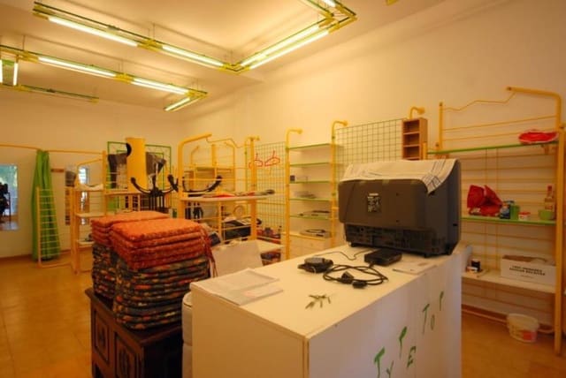 Erhverv til salg i Santa Ponsa, Calvià - € 130.000 (Ref: 1717689)