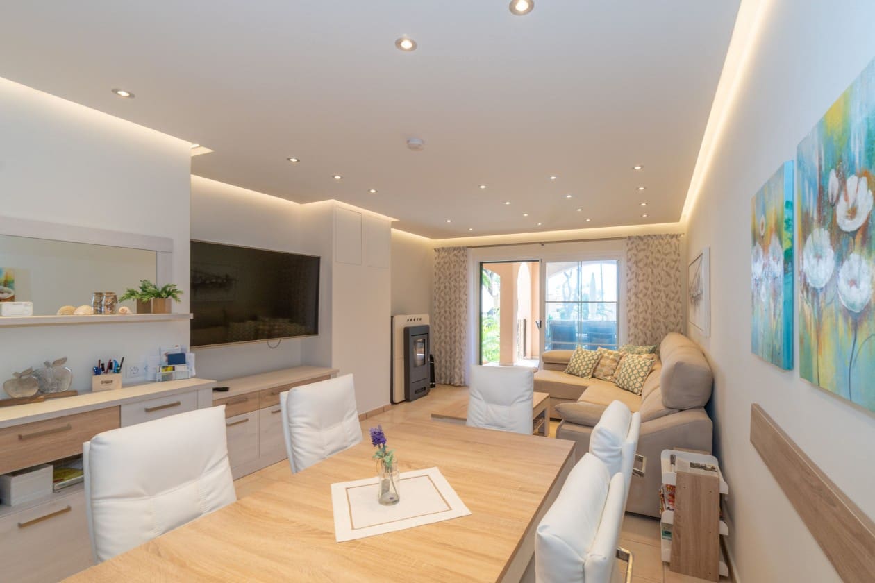 2 bedroom Apartment for sale in Santa Ponsa with pool - € 735,000 (Ref: 3363949)