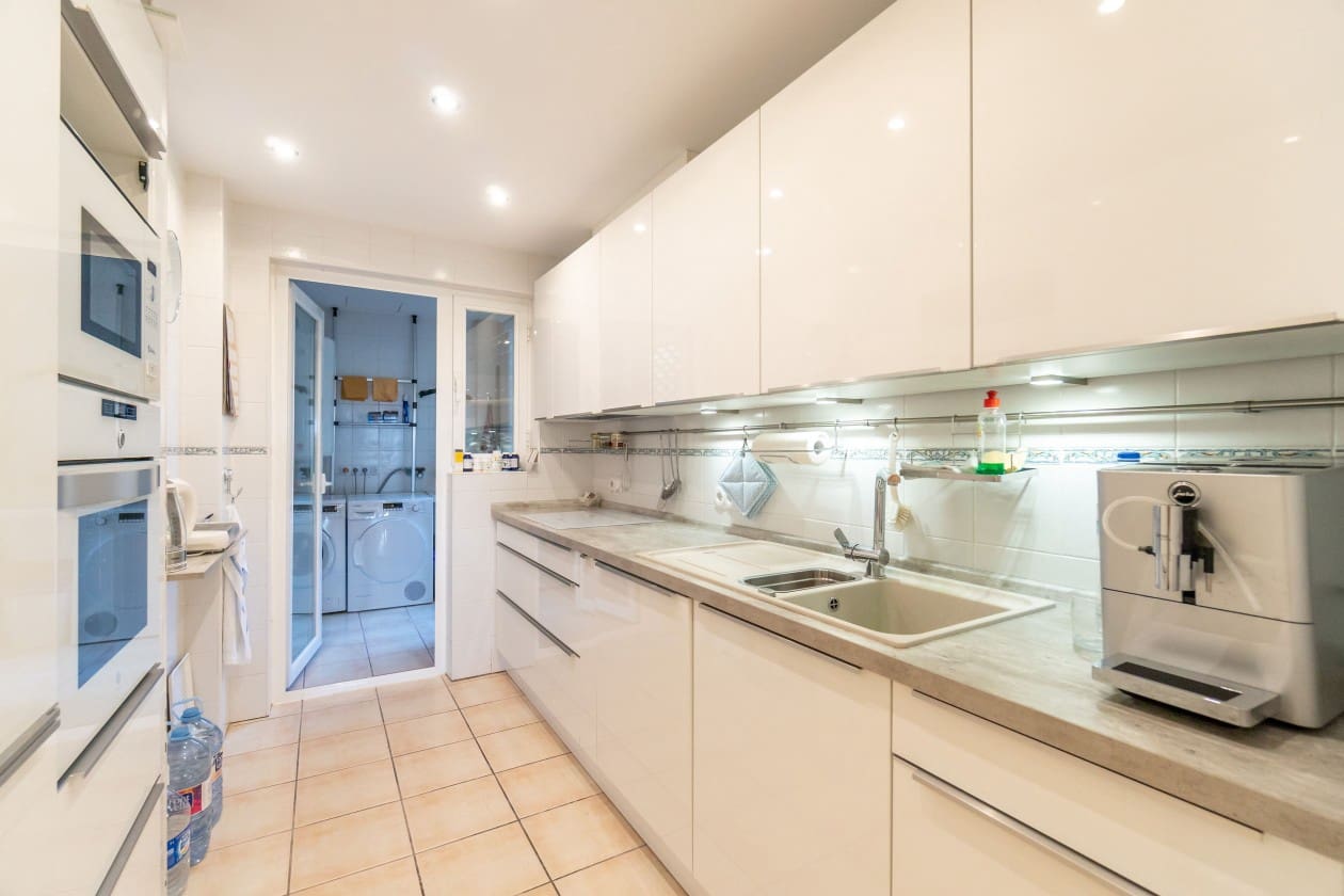 2 bedroom Apartment for sale in Santa Ponsa with pool - € 735,000 (Ref: 3363949)