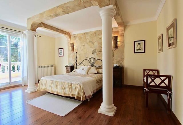 Chalet de 5 habitaciones en Santa Ponsa, Calvià en venta con piscina - 2.520.000 € (Ref: 4998409)