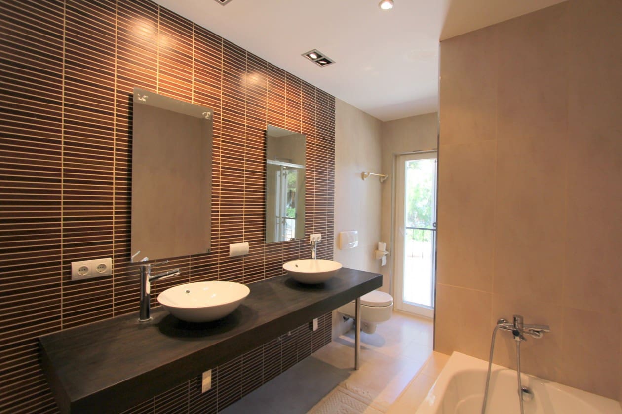 4 bedroom Villa for sale in Torrenova with pool - € 1,550,000 (Ref: 5014016)