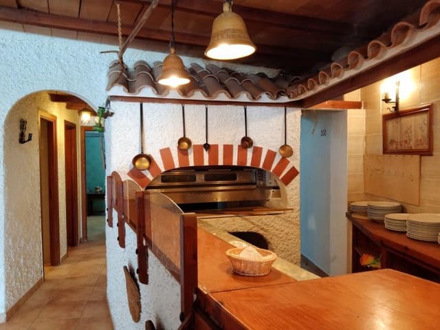 Erhverv til salg i Santa Ponsa, Calvià - € 220.000 (Ref: 7319987)