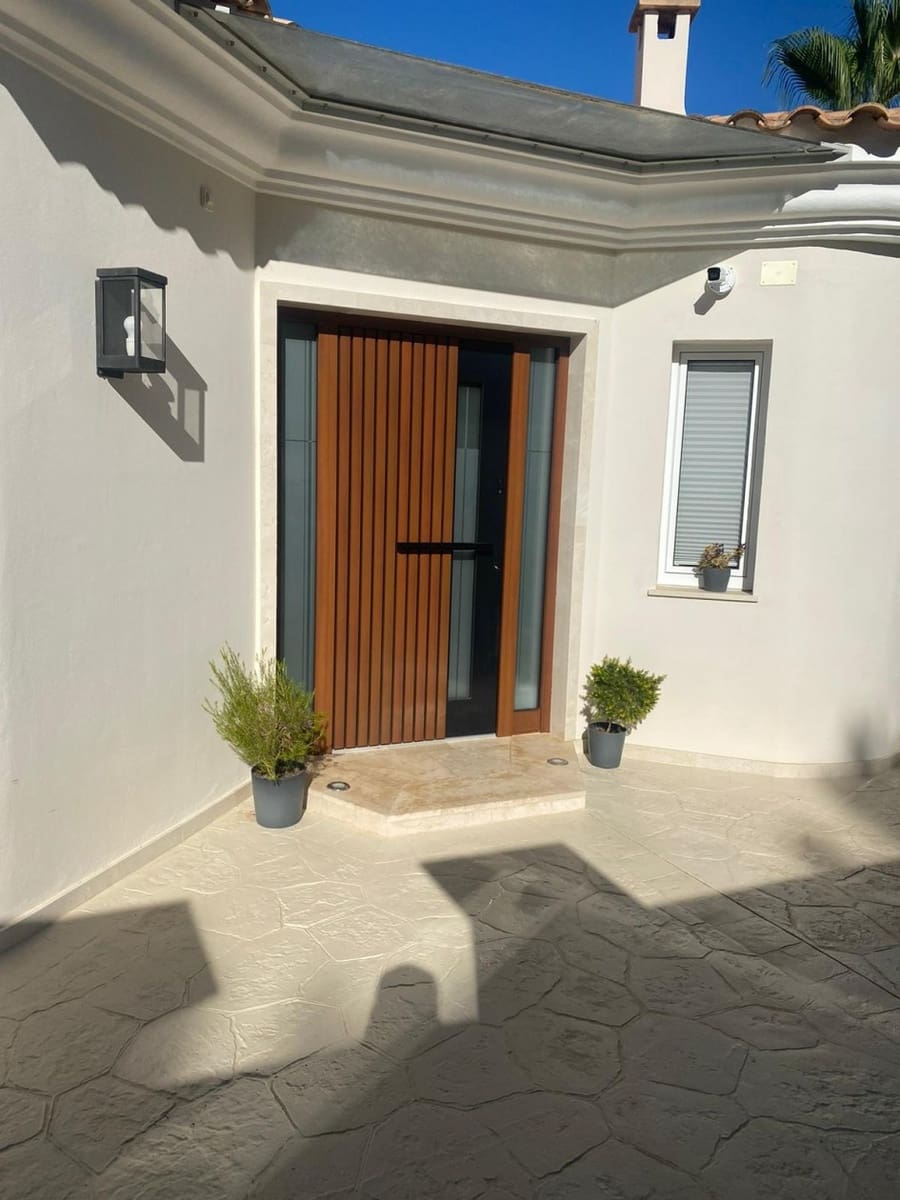 5 bedroom Villa for sale in Santa Ponsa - € 3,950,000 (Ref: 7587334)