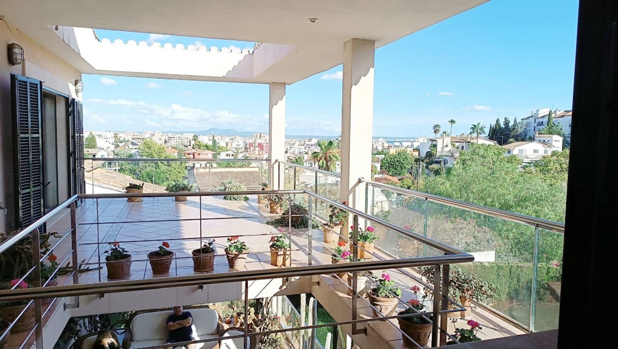 4 bedroom Villa for sale in Palma de Mallorca with pool - € 1,950,000 (Ref: 7794664)