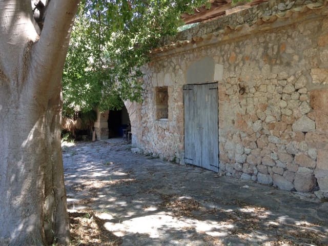 12 bedroom Villa for sale in Estellenchs - € 4,950,000 (Ref: 7815382)