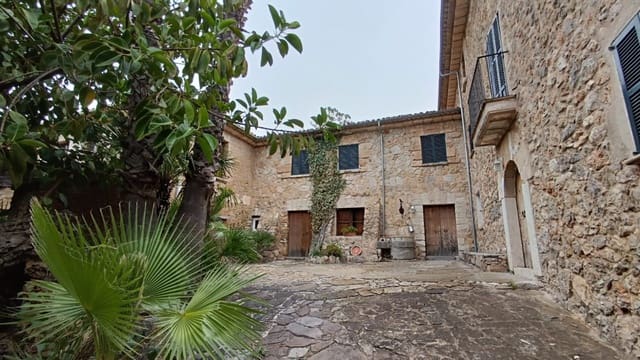 12 bedroom Villa for sale in Estellenchs - € 4,950,000 (Ref: 7815382)