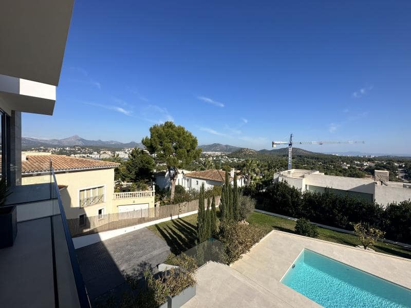 4 bedroom Villa for sale in Santa Ponsa with pool - € 4,850,000 (Ref: 8068711)