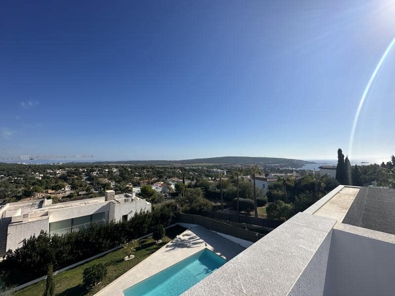 4 bedroom Villa for sale in Santa Ponsa with pool - € 4,850,000 (Ref: 8068711)