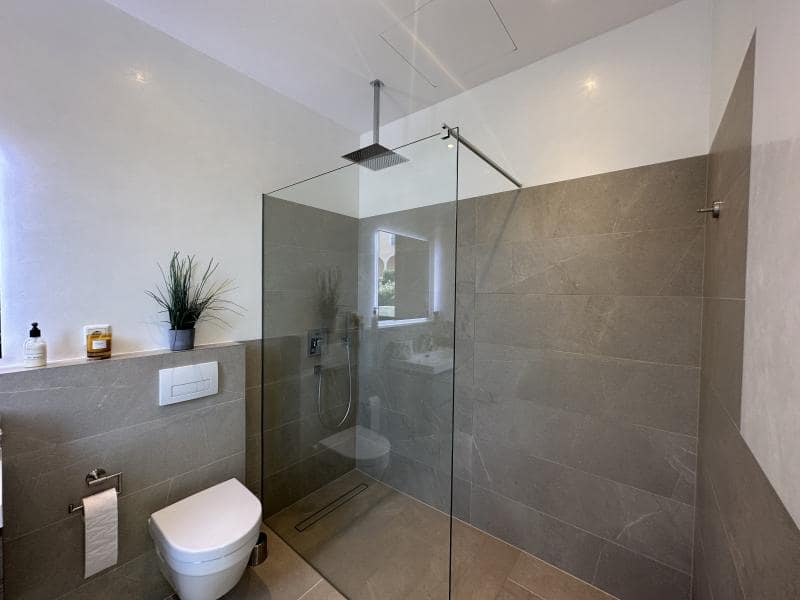 4 bedroom Villa for sale in Santa Ponsa with pool - € 4,850,000 (Ref: 8068711)