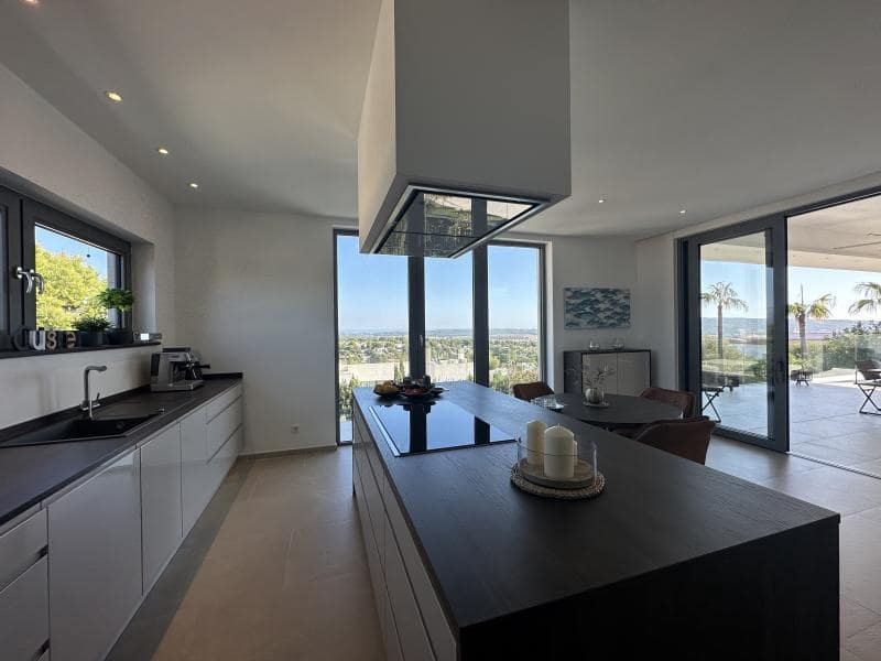 4 bedroom Villa for sale in Santa Ponsa with pool - € 4,850,000 (Ref: 8068711)