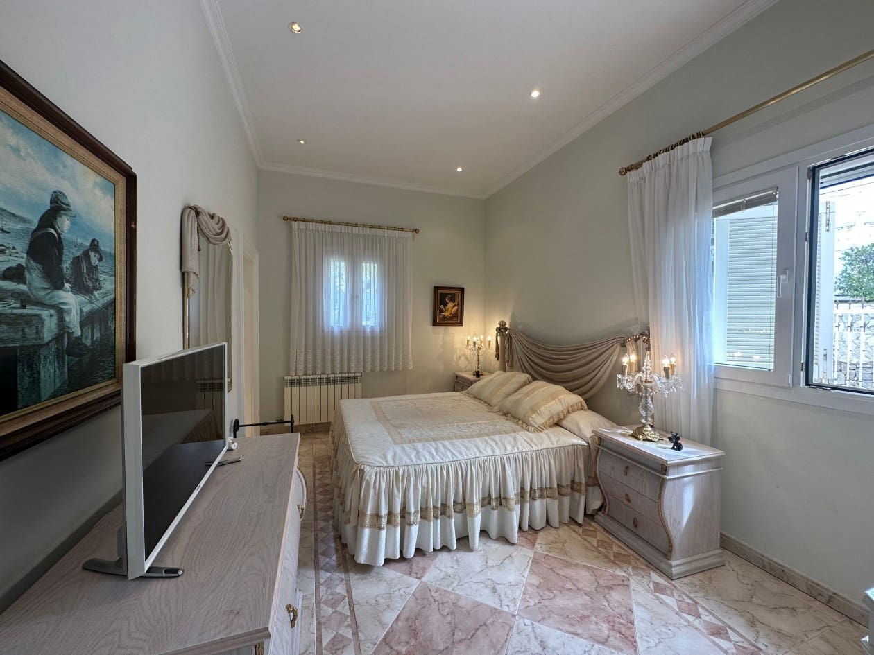 5 bedroom Villa for sale in Costa de la Calma with pool - € 2,550,000 (Ref: 8168707)