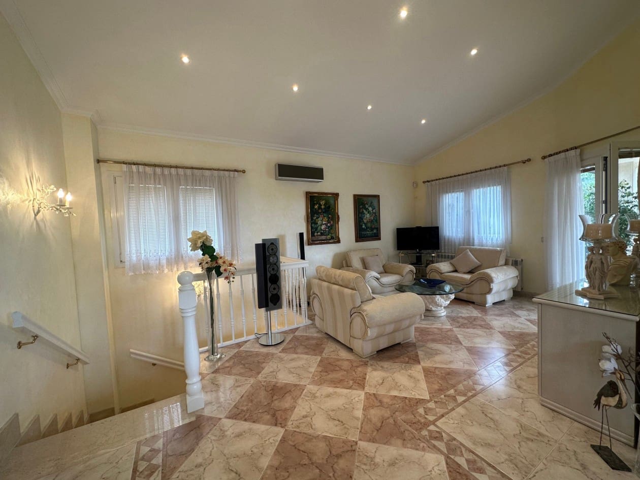 5 bedroom Villa for sale in Costa de la Calma with pool - € 2,550,000 (Ref: 8168707)