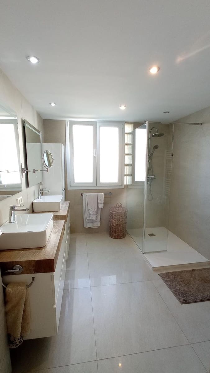 6 Zimmer Villa zu verkaufen in Son Ferrer mit Pool - 735.000 € (Ref: 8199251)