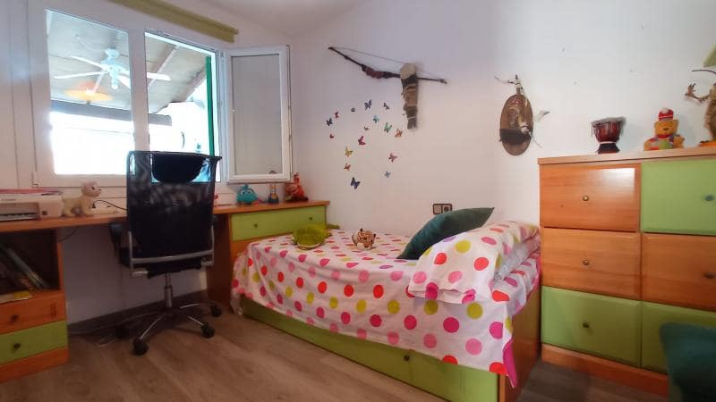 6 Zimmer Villa zu verkaufen in Son Ferrer mit Pool - 735.000 € (Ref: 8199251)