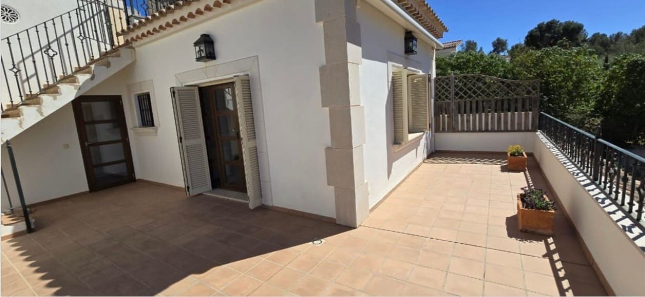 4 bedroom Villa for sale in Santa Ponsa with pool - € 2,750,000 (Ref: 8274441)