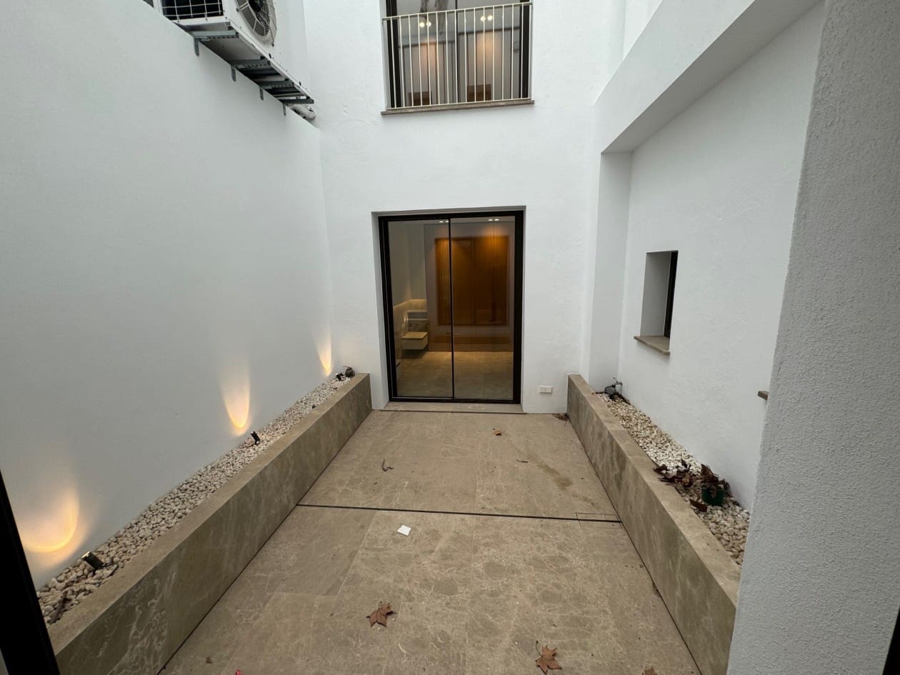 3 bedroom Apartment for sale in Palma de Mallorca - € 1,800,000 (Ref: 8411897)
